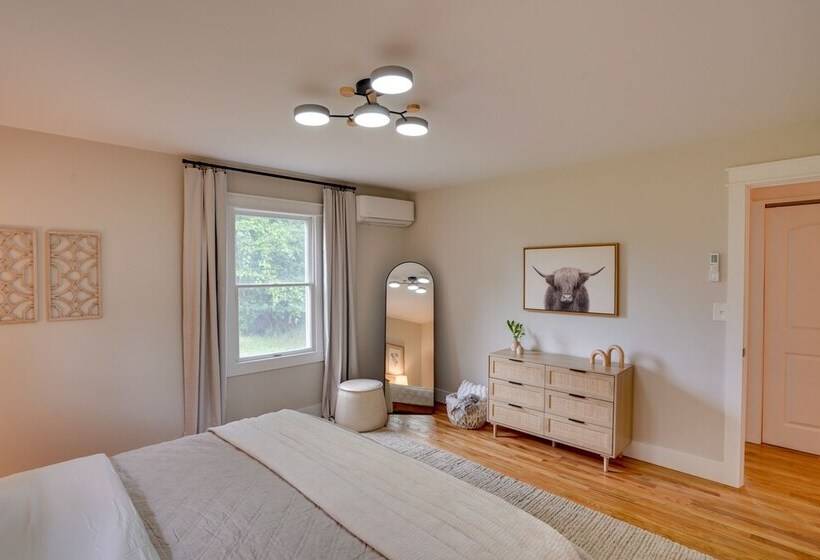 Hot Tub, Fire Pit: Pet Friendly Freehold Home!