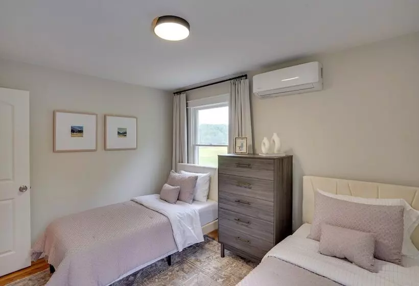 Hot Tub, Fire Pit: Pet Friendly Freehold Home!