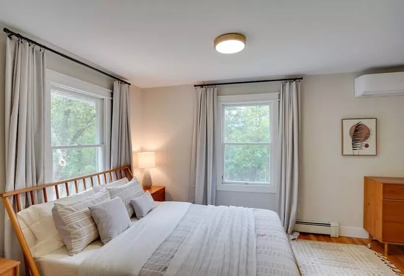 Hot Tub, Fire Pit: Pet Friendly Freehold Home!