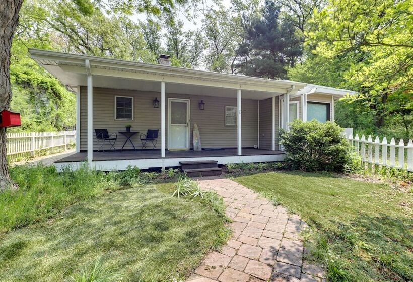 Gary Cottage W/ Outdoor Dining Areas   Near Beach!