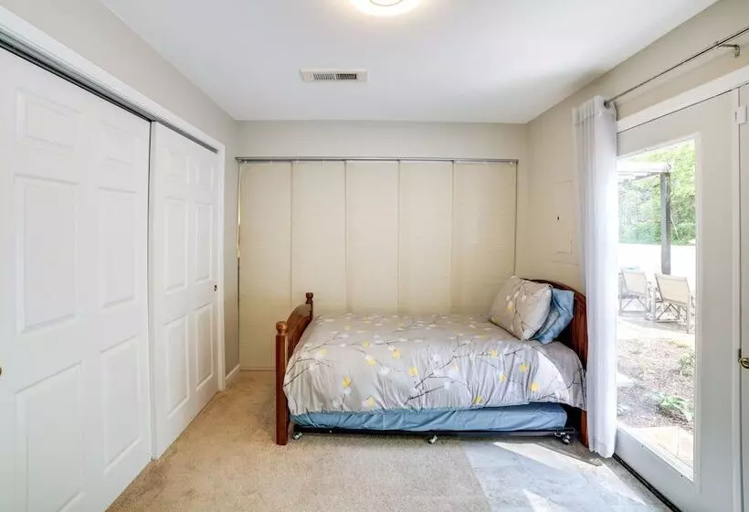 Gary Cottage W/ Outdoor Dining Areas   Near Beach!
