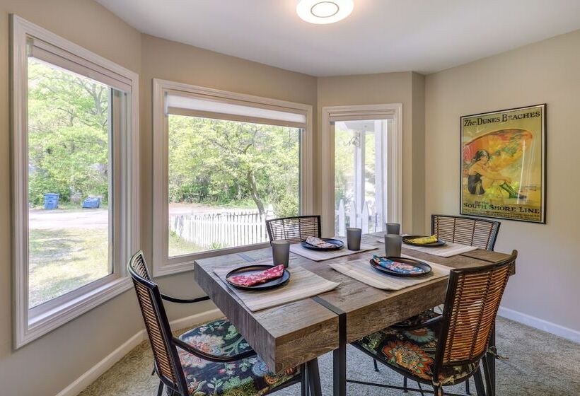 Gary Cottage W/ Outdoor Dining Areas   Near Beach!