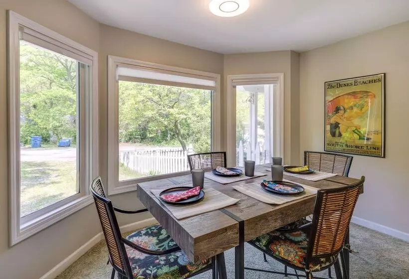 Gary Cottage W/ Outdoor Dining Areas   Near Beach!