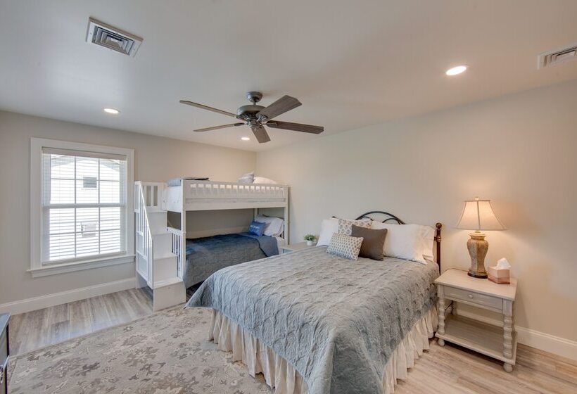 Gorgeous Ronks Retreat: Patio, Grill & Fireplace!