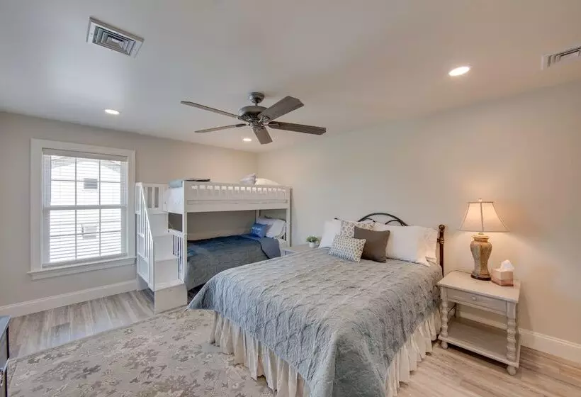 Gorgeous Ronks Retreat: Patio, Grill & Fireplace!