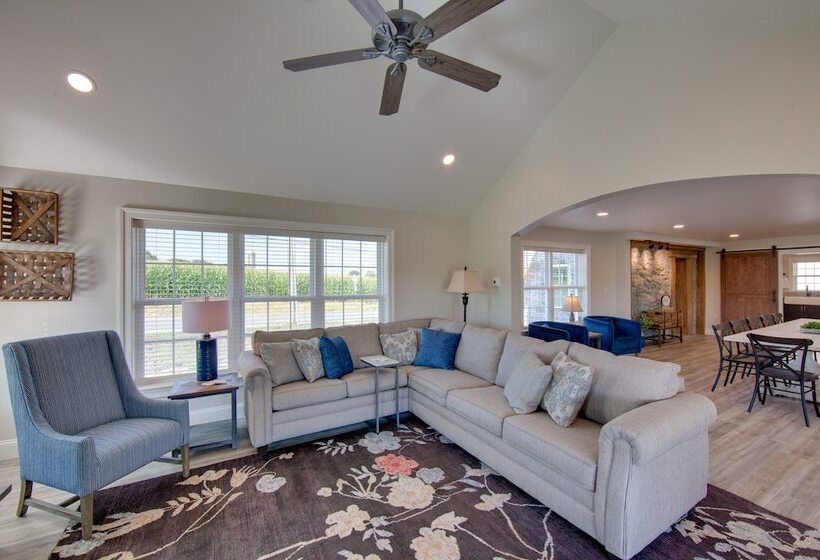 Gorgeous Ronks Retreat: Patio, Grill & Fireplace!