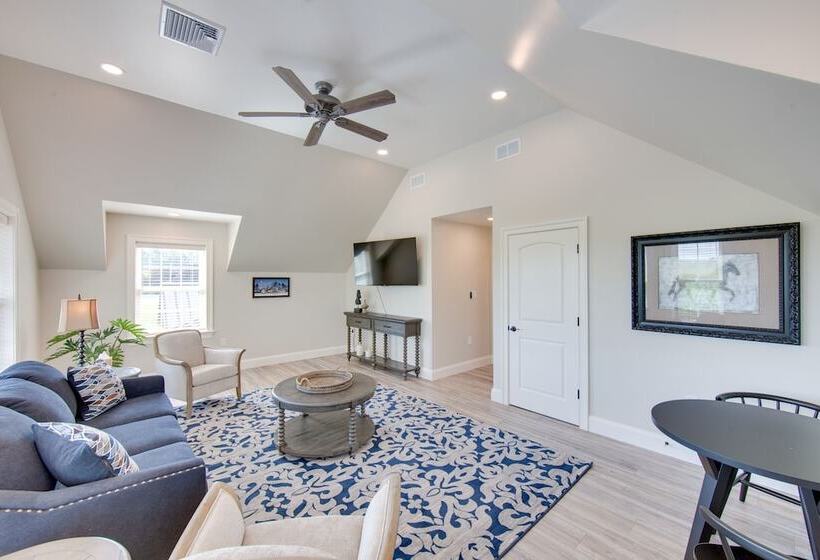 Gorgeous Ronks Retreat: Patio, Grill & Fireplace!