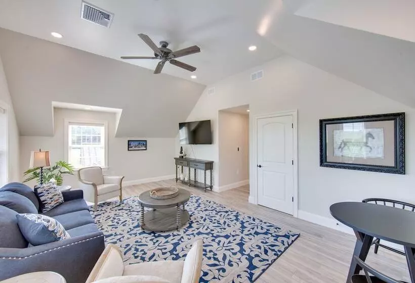 Gorgeous Ronks Retreat: Patio, Grill & Fireplace!