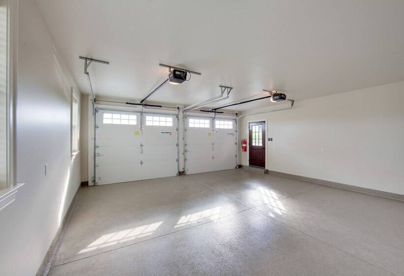 Gorgeous Ronks Retreat: Patio, Grill & Fireplace!