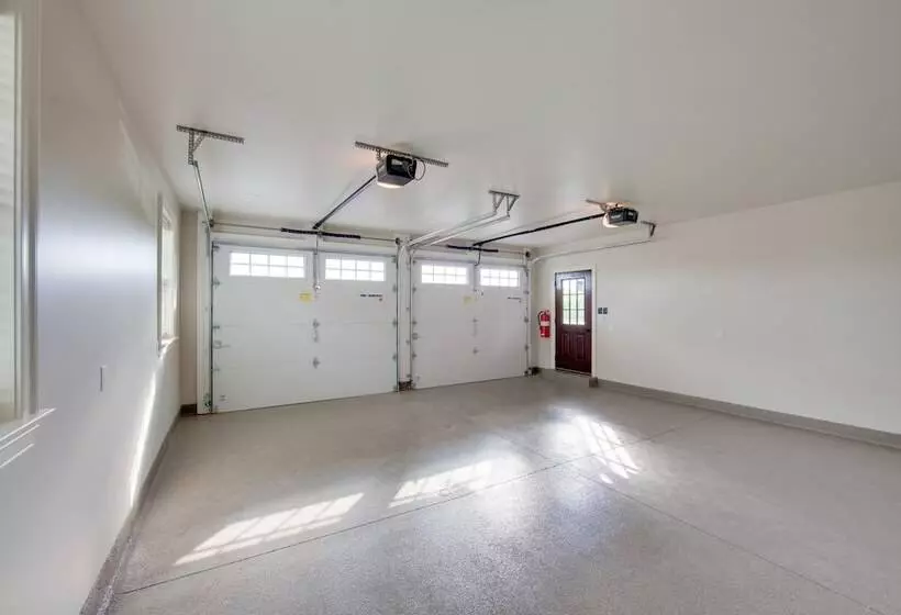 Gorgeous Ronks Retreat: Patio, Grill & Fireplace!