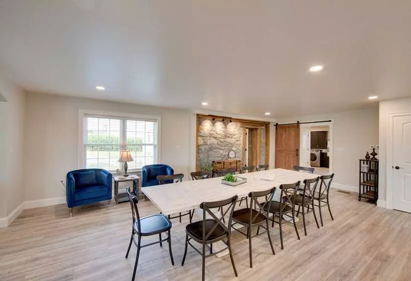 Gorgeous Ronks Retreat: Patio, Grill & Fireplace!