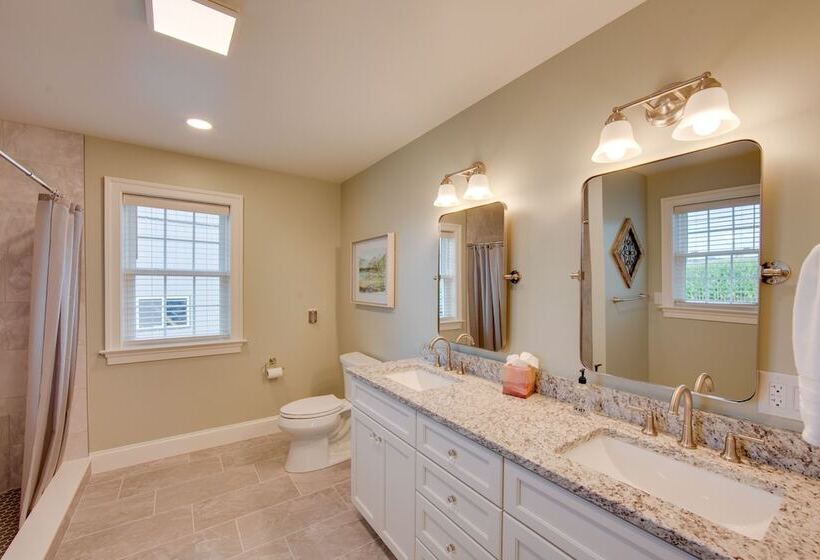 Gorgeous Ronks Retreat: Patio, Grill & Fireplace!