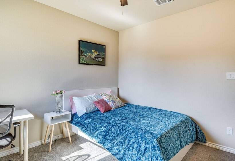 Grand Prairie Gem W/ Yard ~ 5 Mi To At&t Stadium!