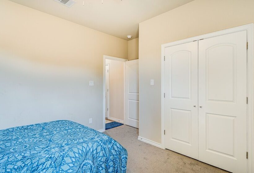 Grand Prairie Gem W/ Yard ~ 5 Mi To At&t Stadium!