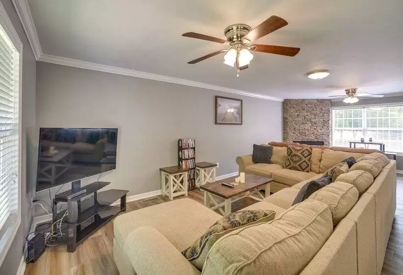 Guntersville Lake House: Dock & Boat Ramp Access!