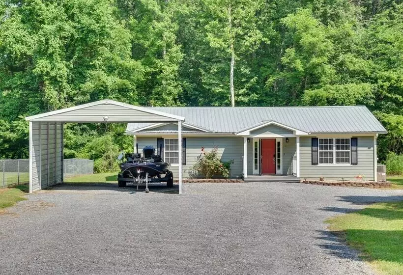 Guntersville Lake House: Dock & Boat Ramp Access!