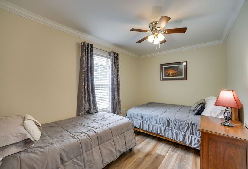 Guntersville Lake House: Dock & Boat Ramp Access!