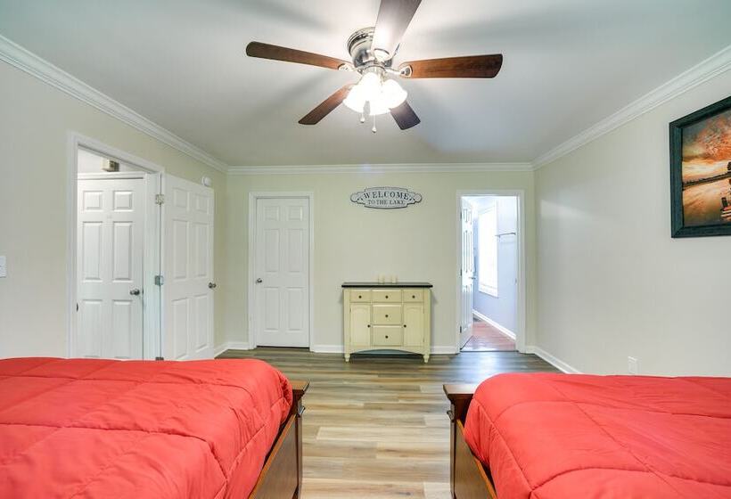 Guntersville Lake House: Dock & Boat Ramp Access!