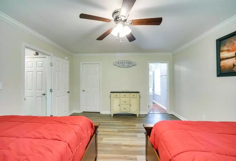 Guntersville Lake House: Dock & Boat Ramp Access!