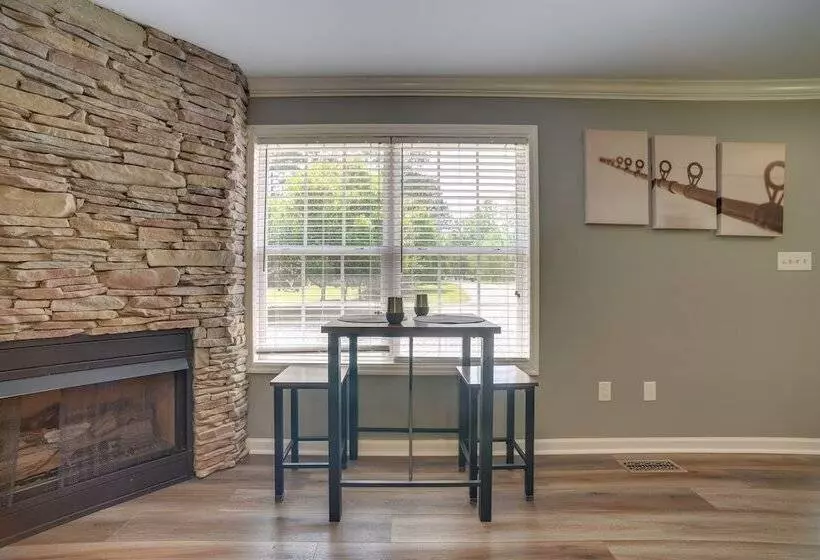 Guntersville Lake House: Dock & Boat Ramp Access!