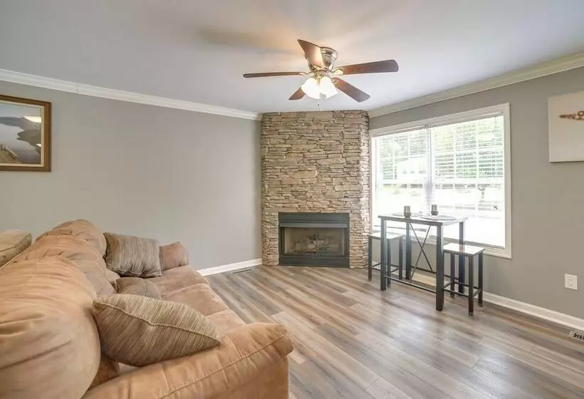 Guntersville Lake House: Dock & Boat Ramp Access!