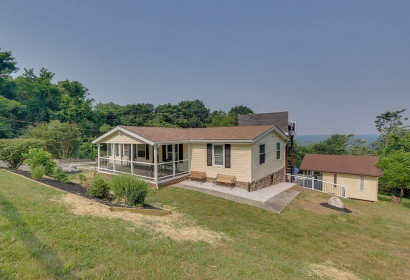 Harpers Ferry Home W/ Private Pool & Hot Tub!