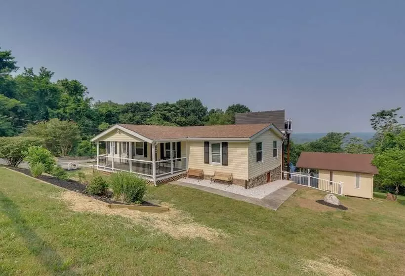 Harpers Ferry Home W/ Private Pool & Hot Tub!