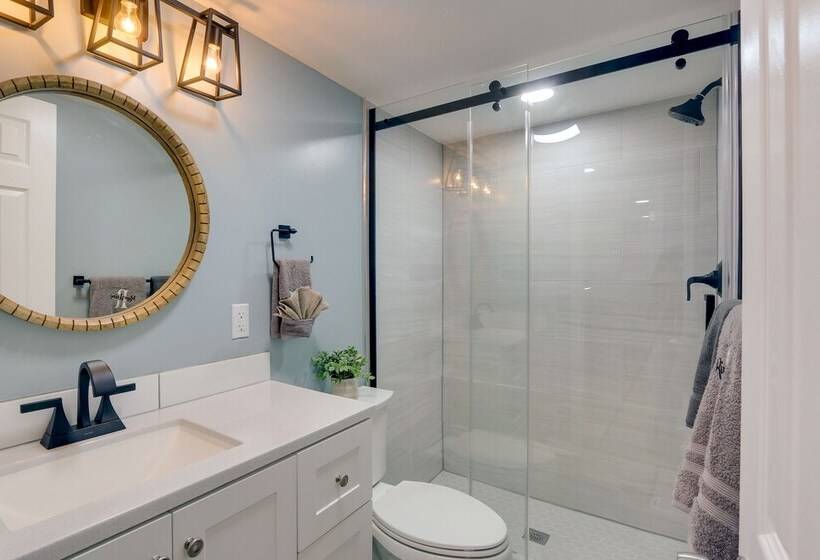 Harpers Ferry Home W/ Private Pool & Hot Tub!