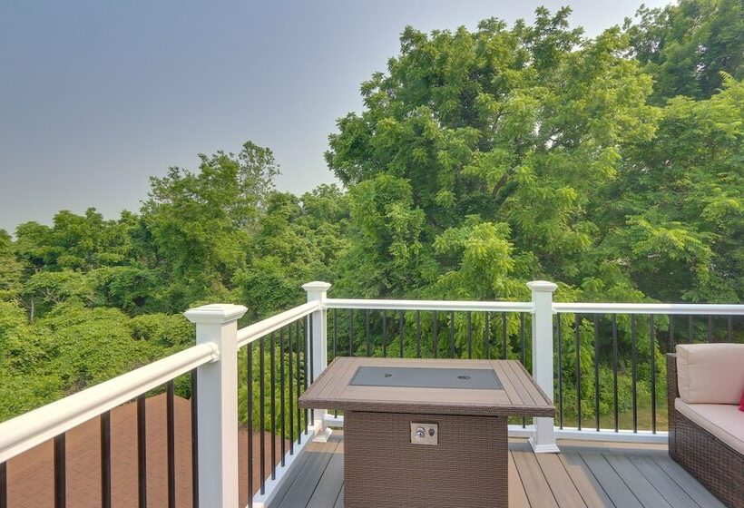 Harpers Ferry Home W/ Private Pool & Hot Tub!