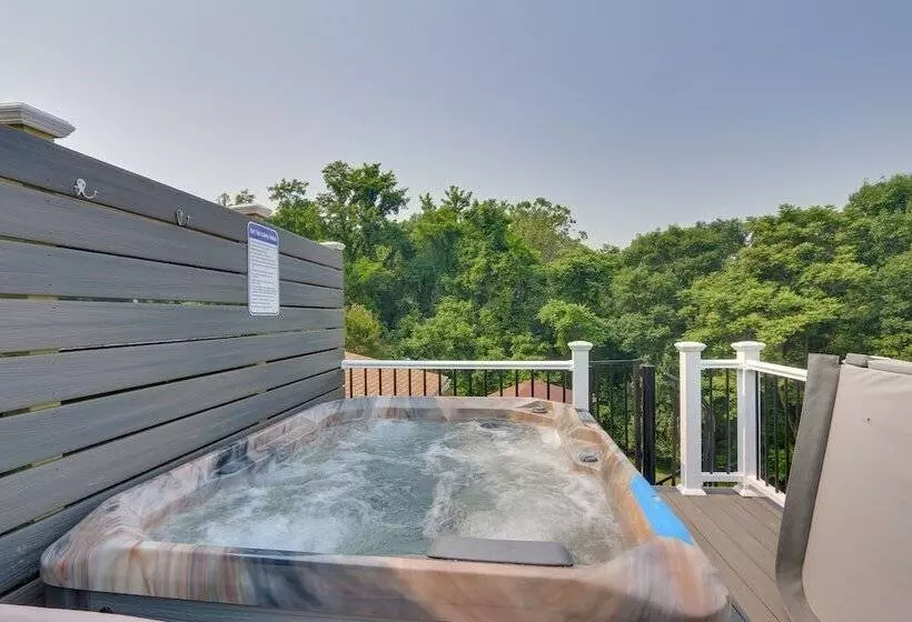 Harpers Ferry Home W/ Private Pool & Hot Tub!