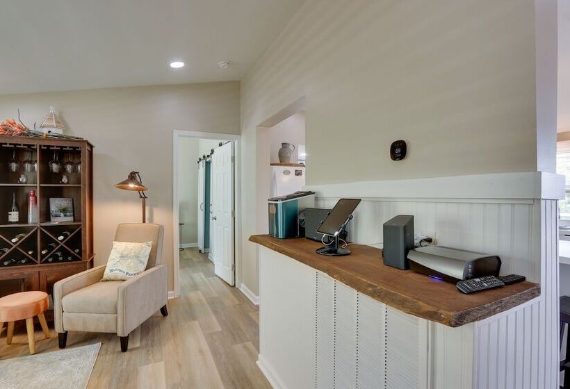 Harpers Ferry Home W/ Private Pool & Hot Tub!