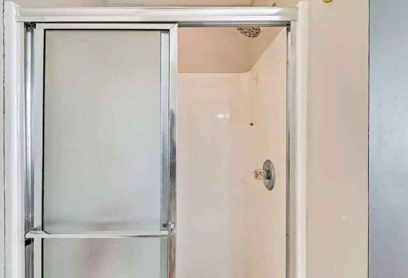 Hope Mills Family Home W/ Huge Backyard!