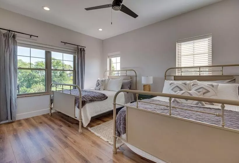 Idyllic Williamstown Retreat W/ Hot Tub & Pool!