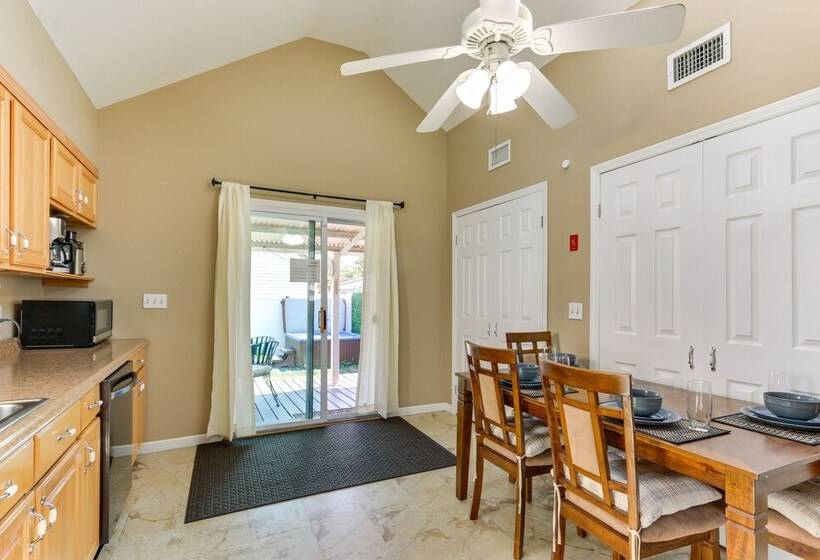 Keansburg Home W/ Private Hot Tub!