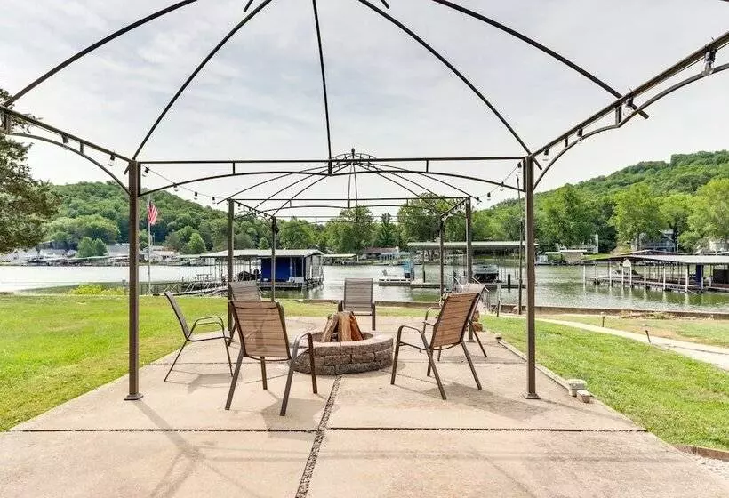 Fire Pit & Dock: Lake Of The Ozarks Retreat!
