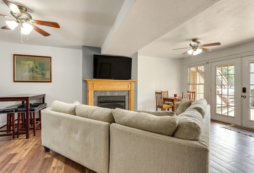 Fire Pit & Dock: Lake Of The Ozarks Retreat!