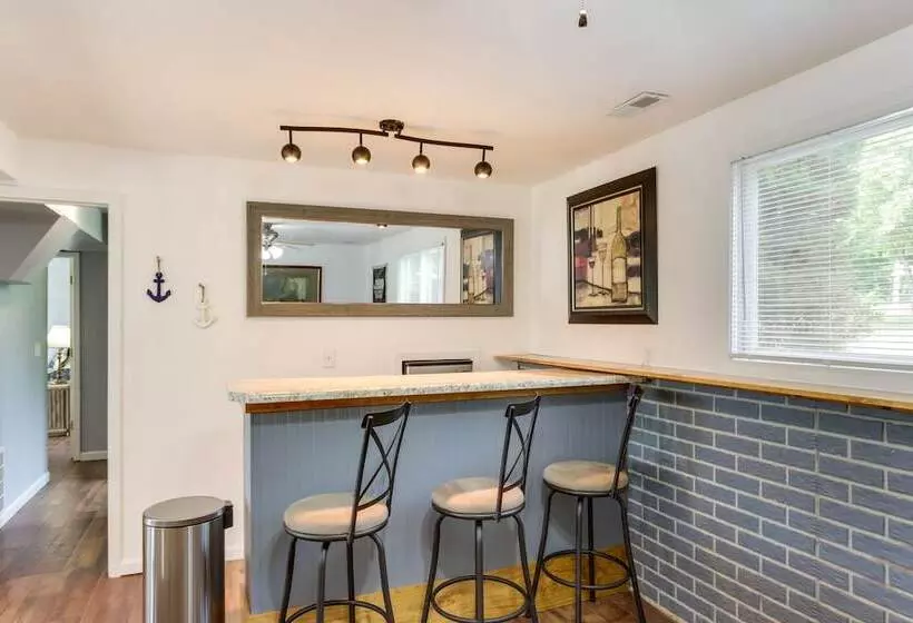 Fire Pit & Dock: Lake Of The Ozarks Retreat!