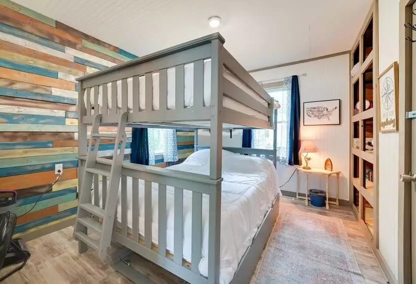 Lakefront Michigan Abode W/ Deck & Fire Pit!