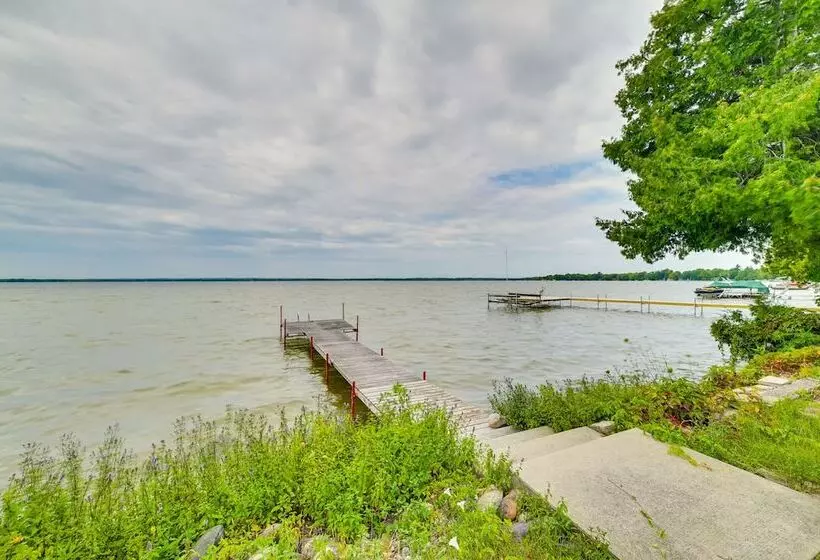 Lakefront Michigan Abode W/ Deck & Fire Pit!