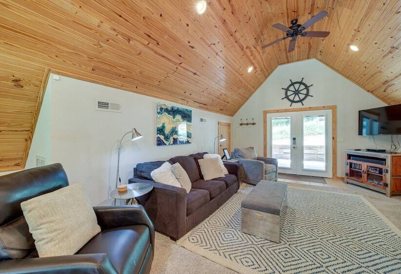 Lakefront Paradise In Eucha: Boat Dock, Fire Pit!