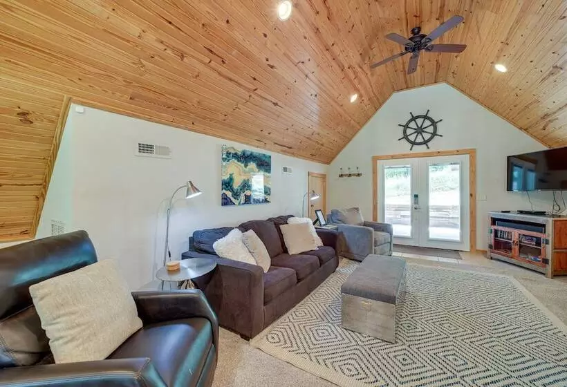 Lakefront Paradise In Eucha: Boat Dock, Fire Pit!