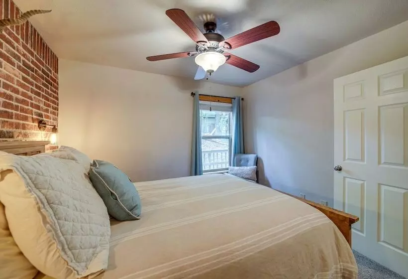 Lakefront Paradise In Eucha: Boat Dock, Fire Pit!