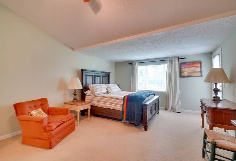 Lakefront Spring City Retreat W/ Boat Dock!