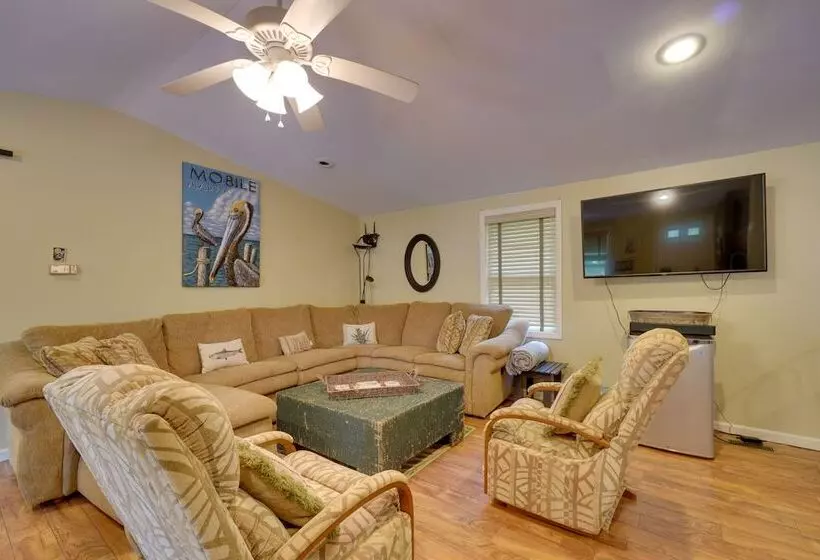 Lakefront Spring City Retreat W/ Boat Dock!