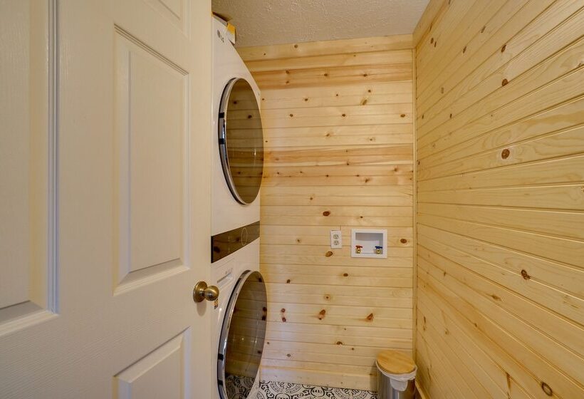 Lakefront Spring City Retreat W/ Boat Dock!