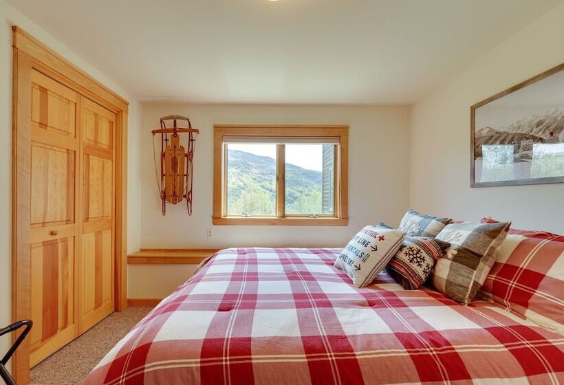 Luxury Vermont Vacation Rental: Private Hot Tub!