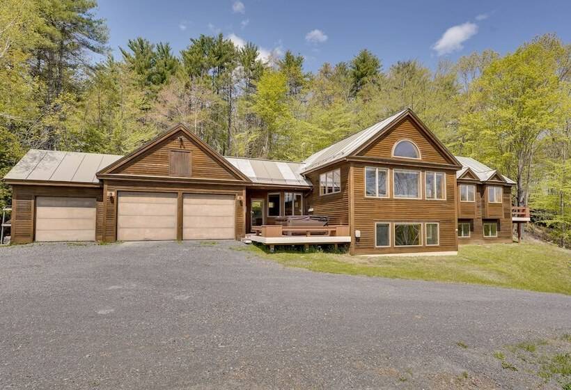 Luxury Vermont Vacation Rental: Private Hot Tub!