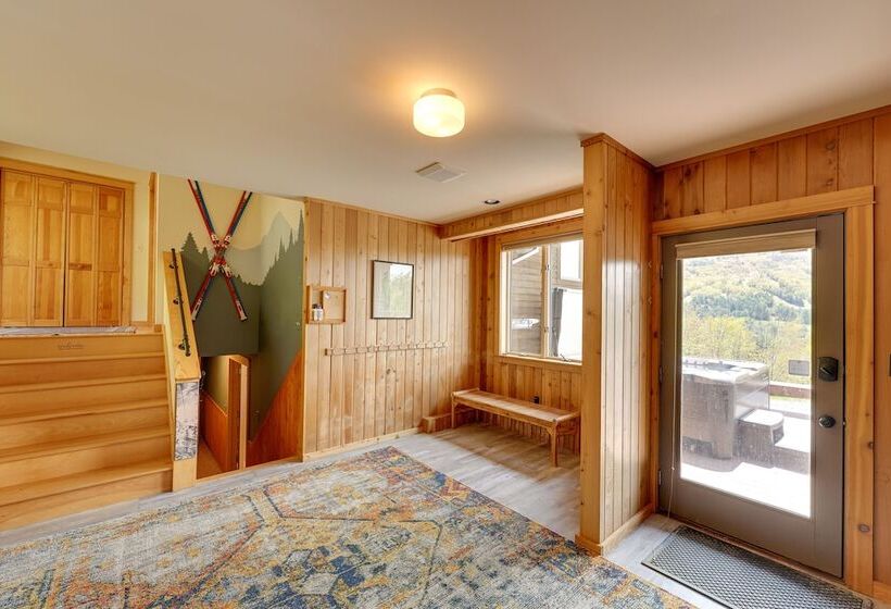 Luxury Vermont Vacation Rental: Private Hot Tub!