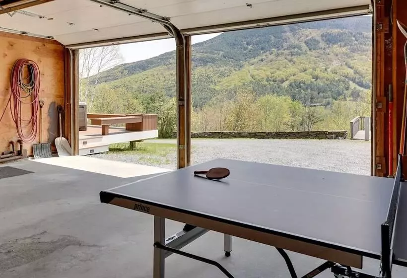 Luxury Vermont Vacation Rental: Private Hot Tub!