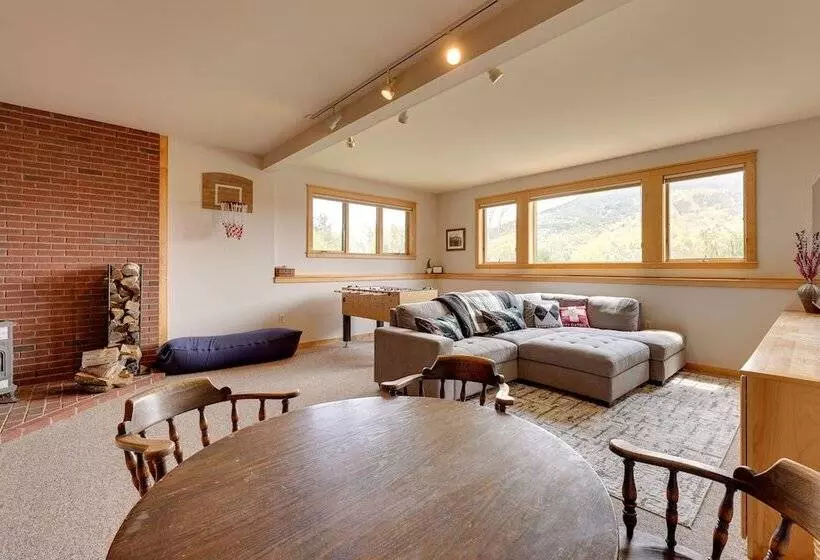 Luxury Vermont Vacation Rental: Private Hot Tub!